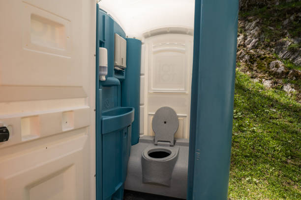 Best Portable restroom trailer rental  in Cape Girardeau, MO